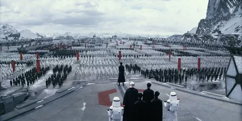 Base Starkiller - La Base Starkiller, anciennement Ilum, était une planète glacière des Régions Inconnues, défigurée par les forces du Premier Ordre en une immense base militaire relativement similaire aux anciennes Etoiles de la Mort.