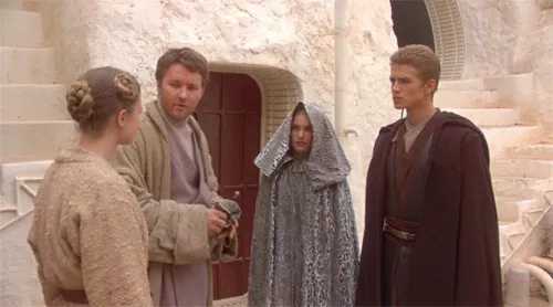 Owen Lars - Owen Lars était le demi frère d'Anakin Skywalker, et surtout l'oncle et le tuteur de Luke Skywalker.