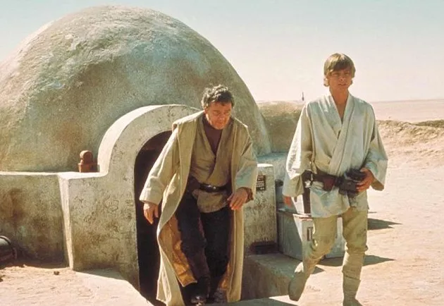 Owen Lars - Owen Lars était le demi frère d'Anakin Skywalker, et surtout l'oncle et le tuteur de Luke Skywalker.