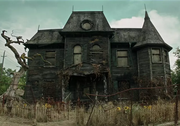 La Maison du Puits au 29 Neibolt Street