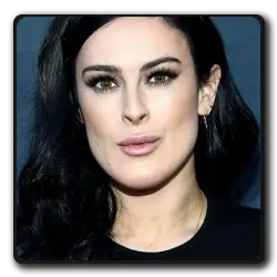 Une Fille Court Entre Jimmy Et Oz(mon-voisin-le-tueur-saga)