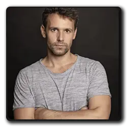 Agent Europol(au-service-du-passe_2022)