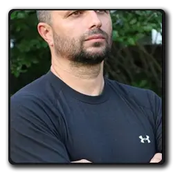 Toutes les infos sur Mercedes Chauffeur / étudiant Mercedes Chauffeur / étudiant(beverly-hills_1990)