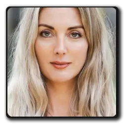 Elena Tulaska(black-mirror_2011)