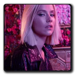 Infirmière Lisa(home-for-christmas_2019)