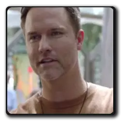 Rôle Inconnu (into-the-dark_2018)