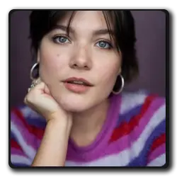 Emily Carollton(la-diplomate_2023)