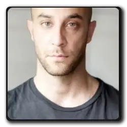 Patrick Mallet(les-petits-meurtres-d-agatha-christie_2006)