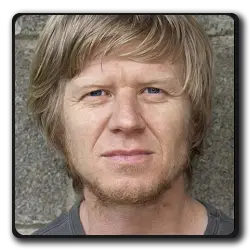 Albert(miss-scarlet-detective-privee_2020)