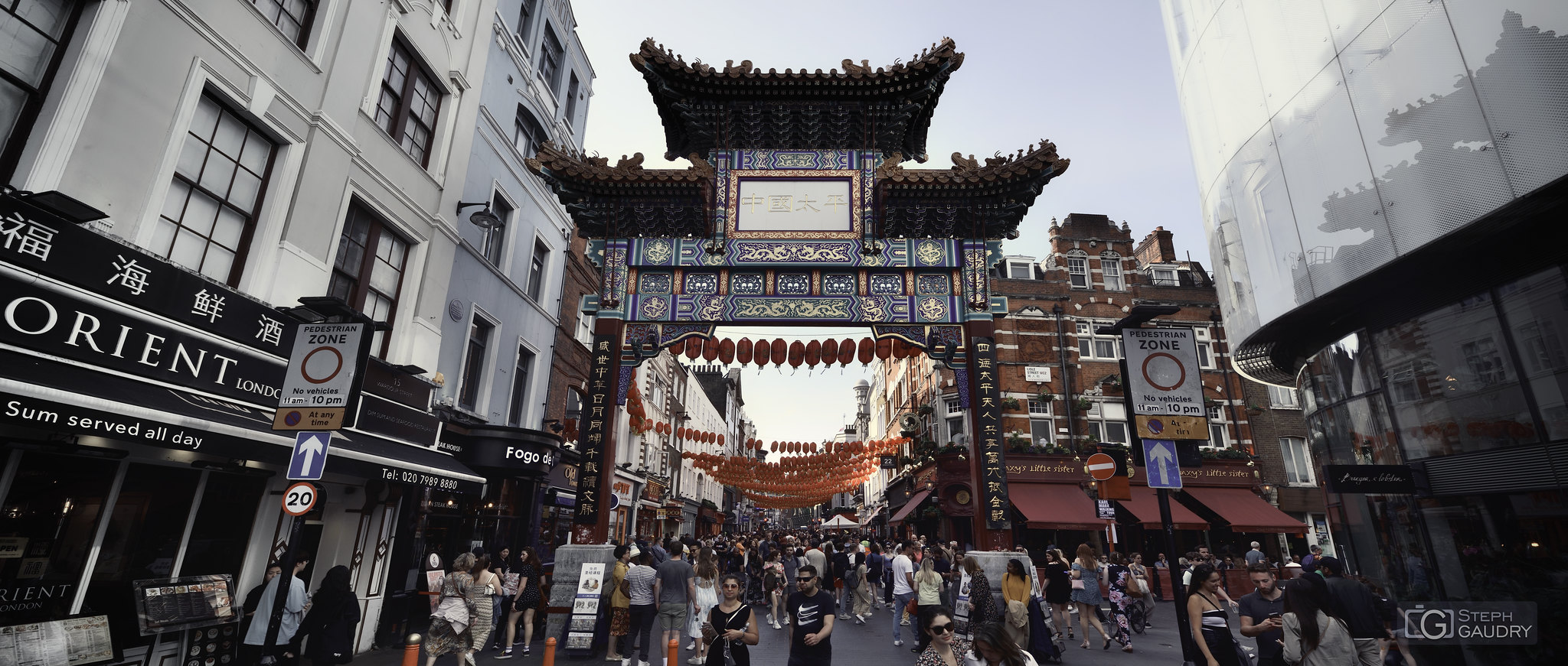 Chinatown London [Click to start slideshow]